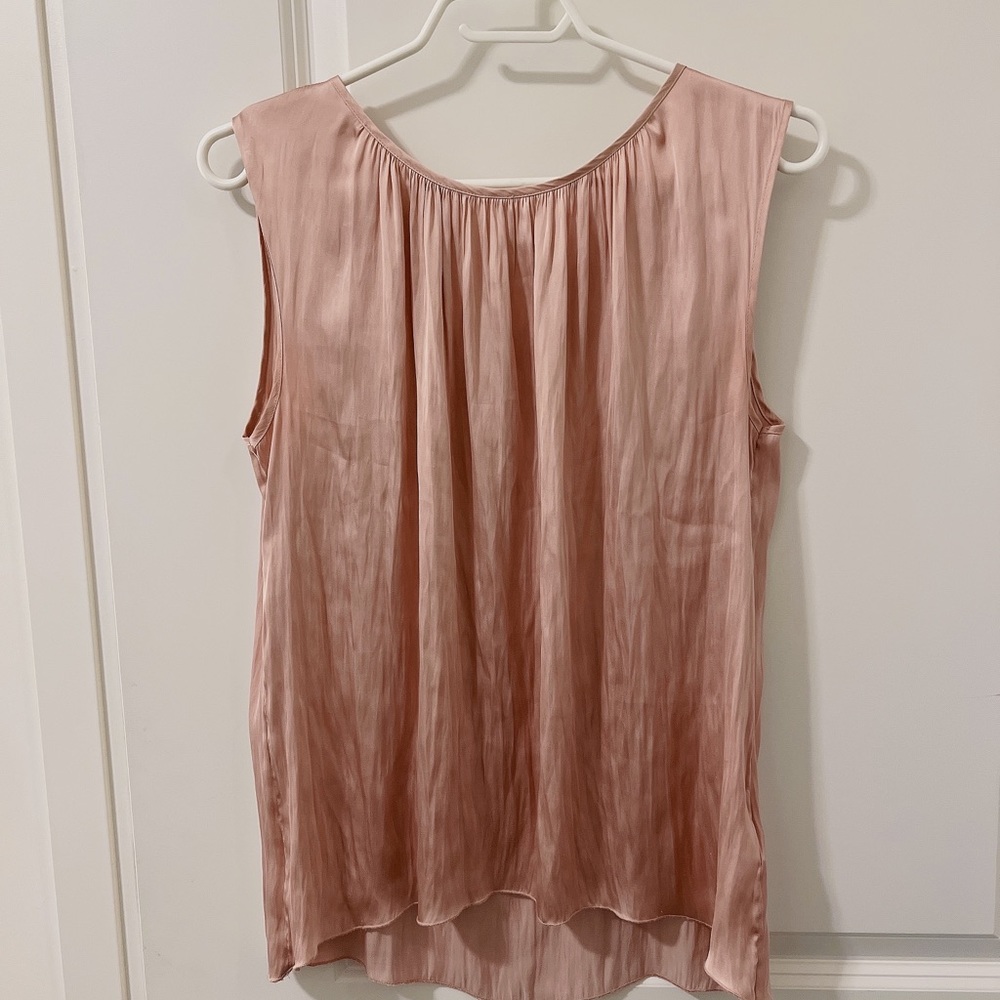 ♦️Elegant satin sleeveless top❣️